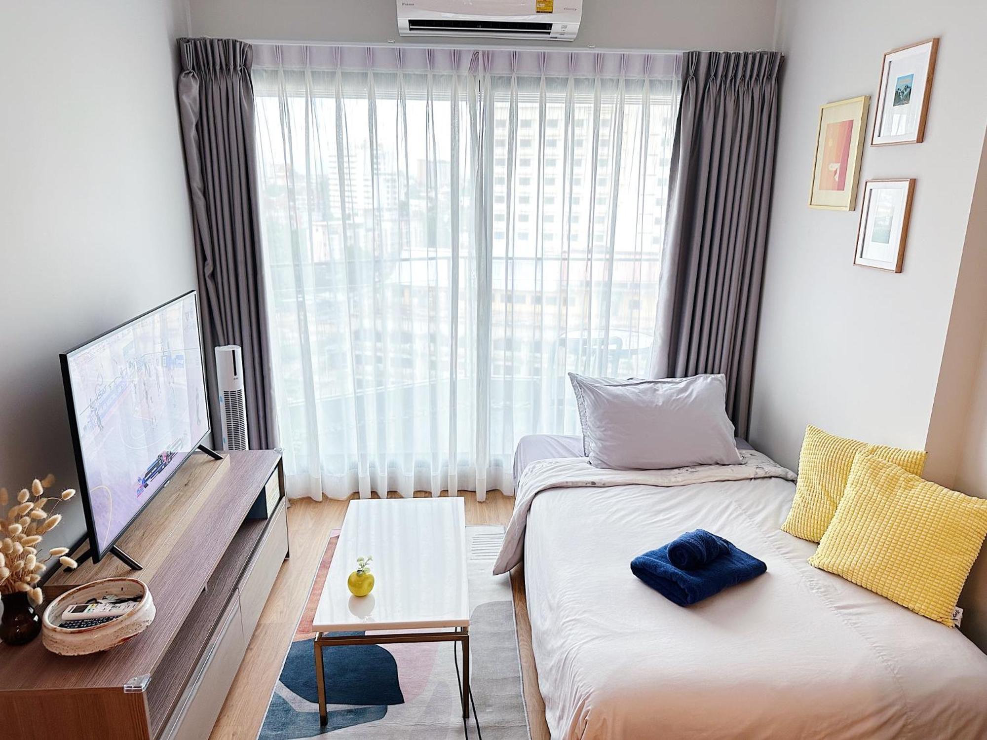 New & Cozy 2 Bedroom @ The Astra Sky River Chiang Mai Exteriör bild